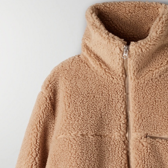 Aritzia The Teddy Jacket - Picture 6 of 7